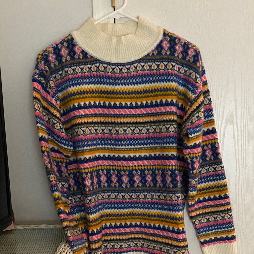 Beautiful Talbots sweater size medium like brand new